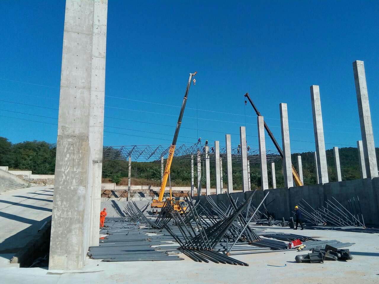 舞钢威海搅拌站网架
